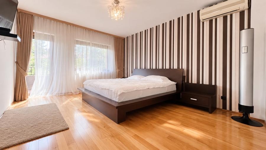 Casă individuală cu 6 camere cu Canalizare în Pipera