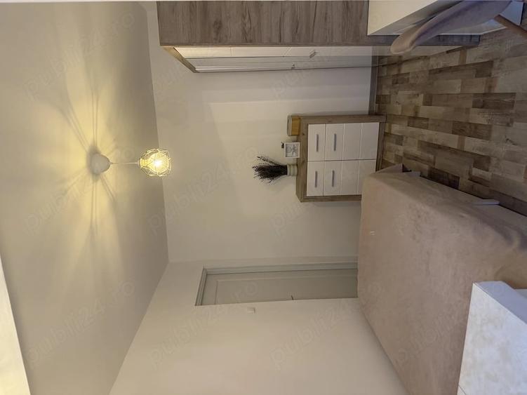 Apartament cu 3 camere semidecomandat în Dacia