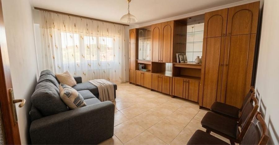 Apartament cu 3 camere decomandat în Dacia