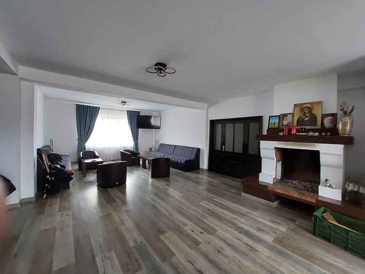 Casă cu 15 camere cu Canalizare în Sărata