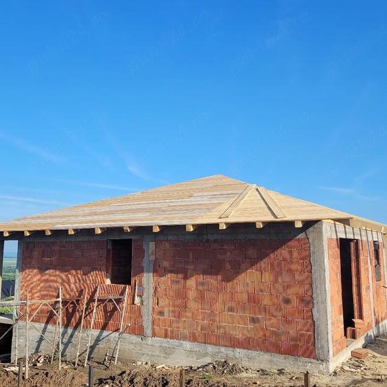 Casă cu 2 camere cu Teren 650 Mp în Chicerea