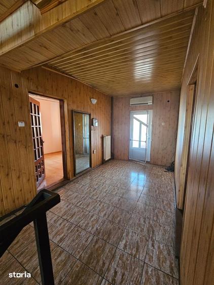 Casă cu 6 camere cu Teren 450 Mp în Calea București