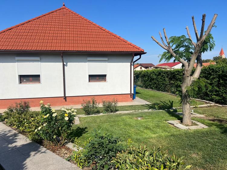 Casă individuală cu 4 camere cu Teren 980 Mp în Mihail Kogălniceanu