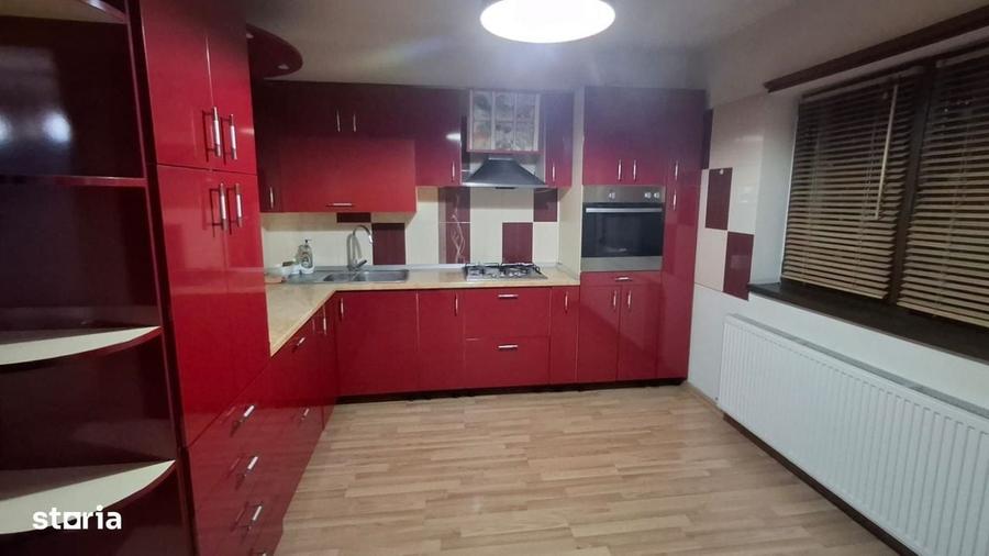 Casă cu 4 camere cu Teren 166 Mp în Central