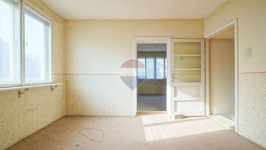 Duplex cu 4 camere cu Teren 1171 Mp în Sânpetru