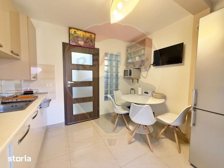 Apartament cu 4 camere semidecomandat în Central