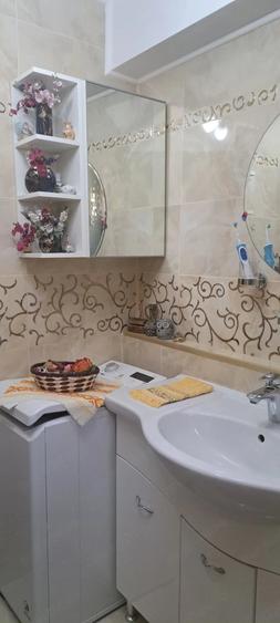 Apartament cu 2 camere decomandat în Piața Veche