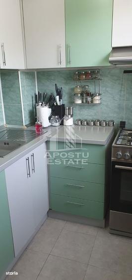 Apartament cu 3 camere semidecomandat, mobilat în Dacia