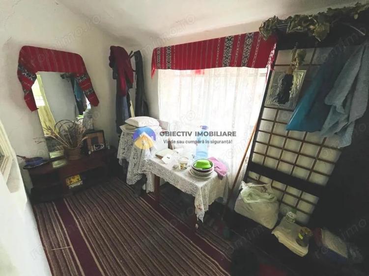 Casă cu 3 camere cu Teren 1419 Mp în Central