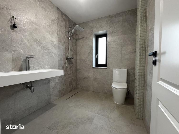 Casă cu 5 camere cu Teren 500 Mp în Gherăiești