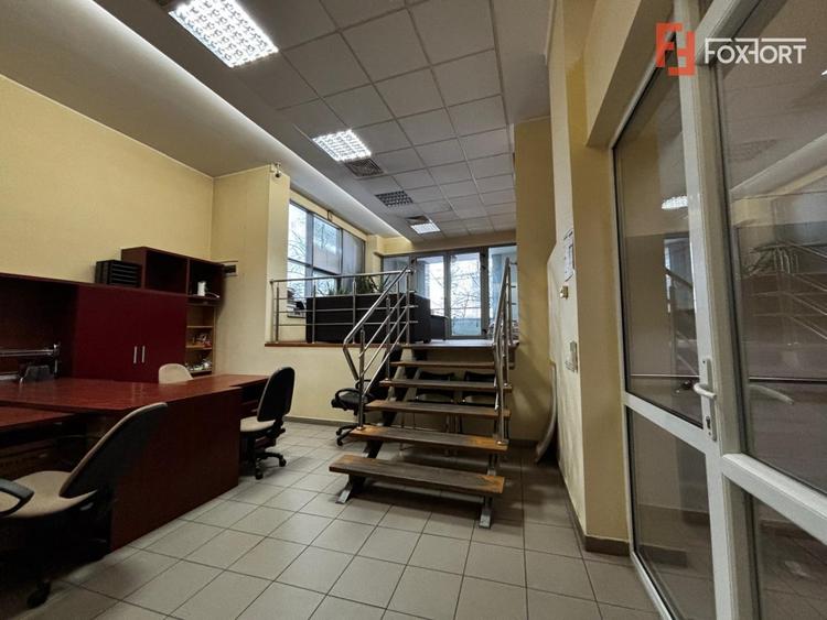 Birou, de 90 mp, în Complex Studențesc