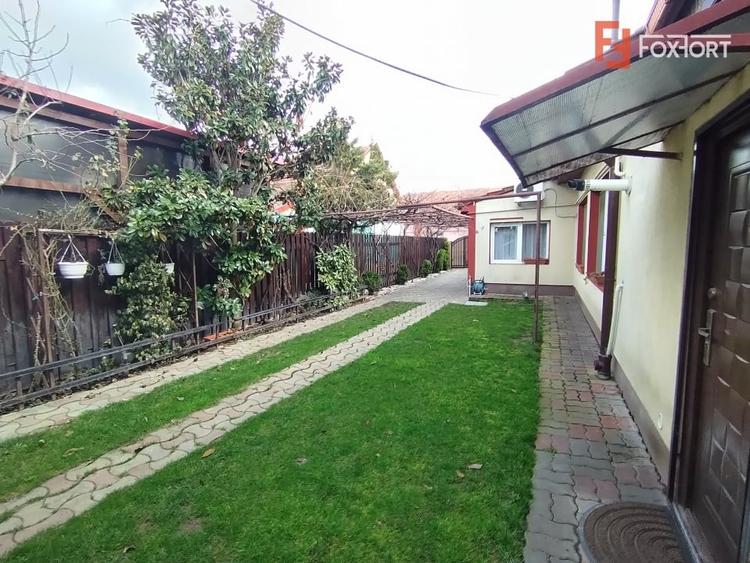 Casă individuală cu 4 camere cu Canalizare în Fratelia