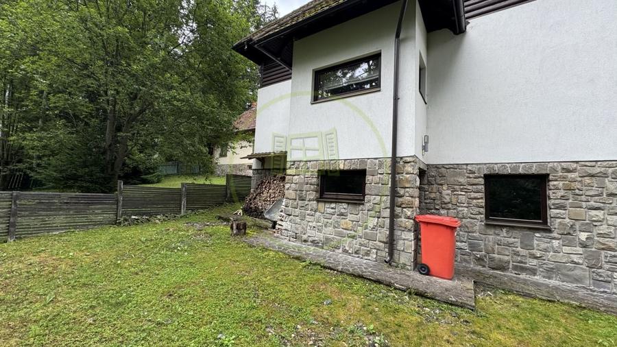 Casă individuală cu 5 camere cu Canalizare în Cioplea