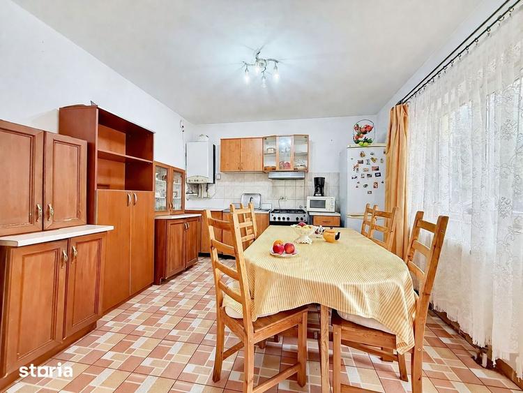 Casă cu 5 camere decomandat cu Teren 281 Mp în Șagului