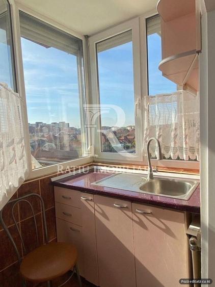 Apartament cu 3 camere decomandat, mobilat în Nufărul