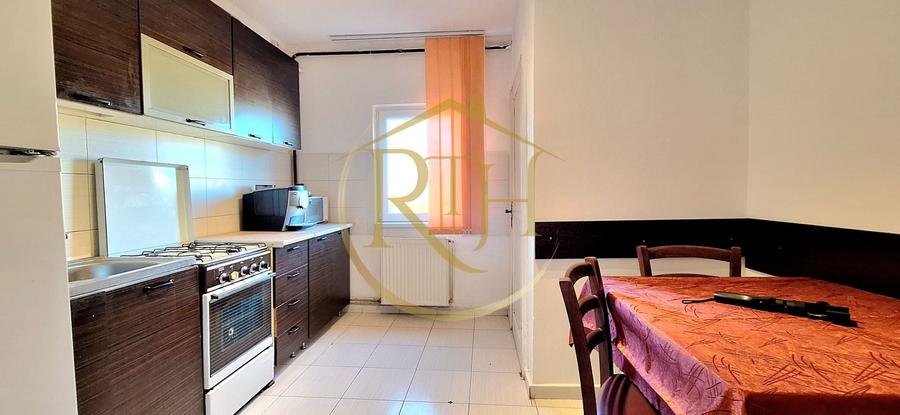 Apartament cu 3 camere decomandat, mobilat în Girocului