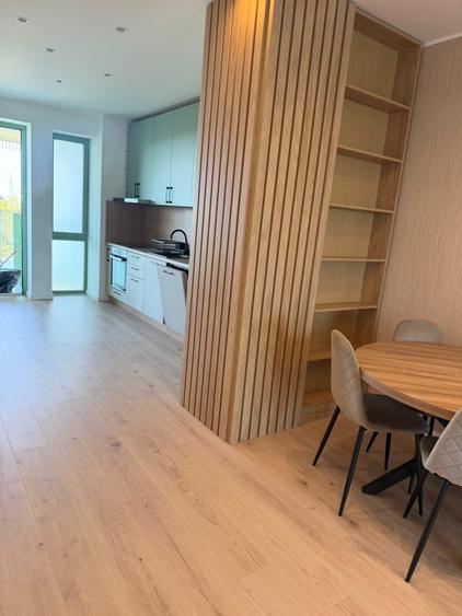 Apartament cu 3 camere semidecomandat, mobilat în Sisești
