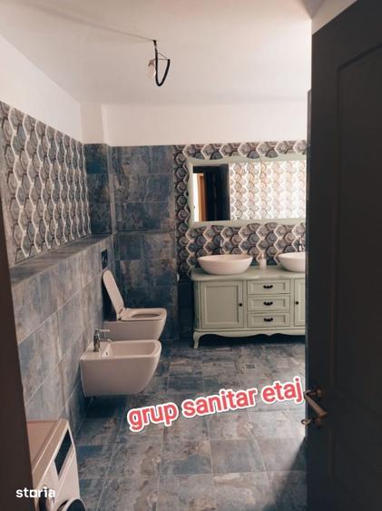 Casă cu 4 camere cu Teren 550 Mp în Călinești