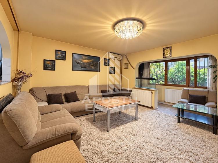 Apartament cu 3 camere decomandat în Girocului