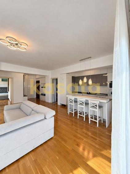 Apartament cu 3 camere semidecomandat, mobilat în Aviației