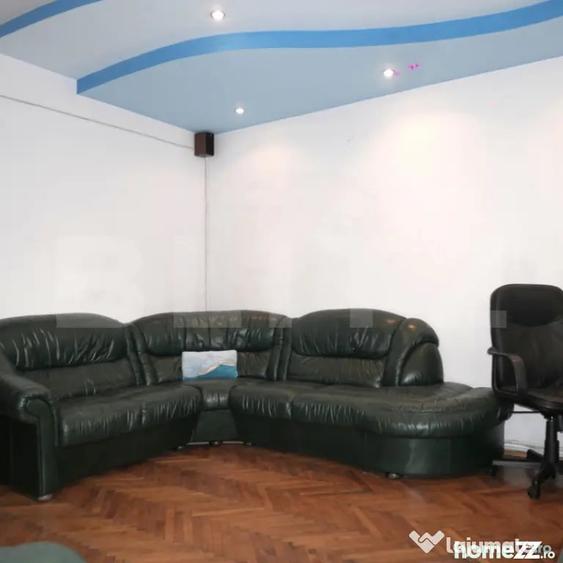 Casă cu 5 camere cu Teren 296 Mp în Central