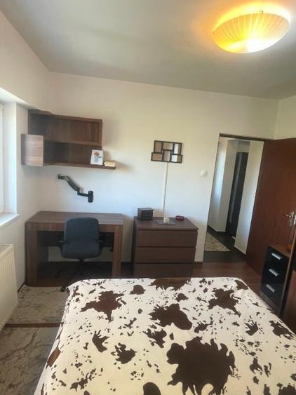 Apartament cu 3 camere decomandat, mobilat în Berceni