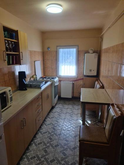 ap. 2 cam. D zona Garii - Carrefour Market - sos. Arcu - 7