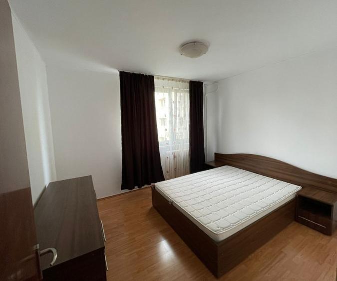 Apartament cu 3 camere decomandat, mobilat în Dristor