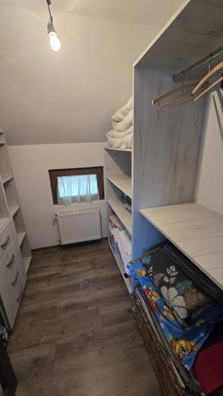Casă individuală cu 4 camere cu Canalizare în Mărgineni