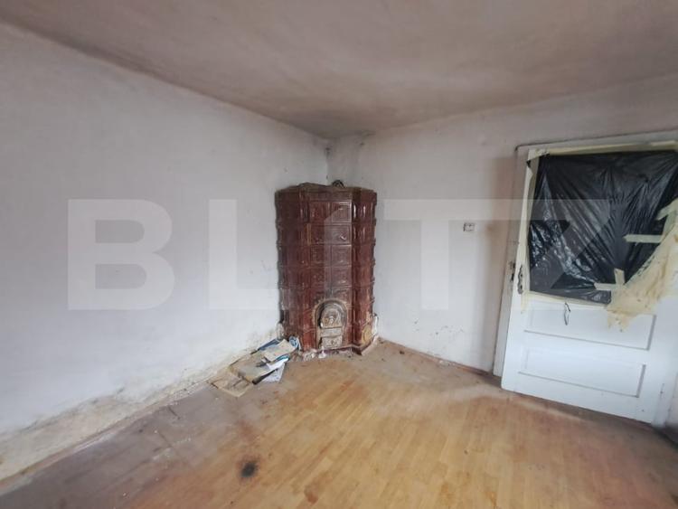 Casă individuală cu 2 camere cu Teren 1400 Mp în Codlea
