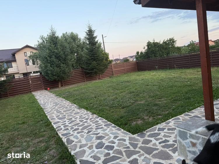 Casă cu 4 camere cu Teren 600 Mp în Glina