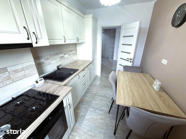 Apartament cu 3 camere decomandat în Bucium