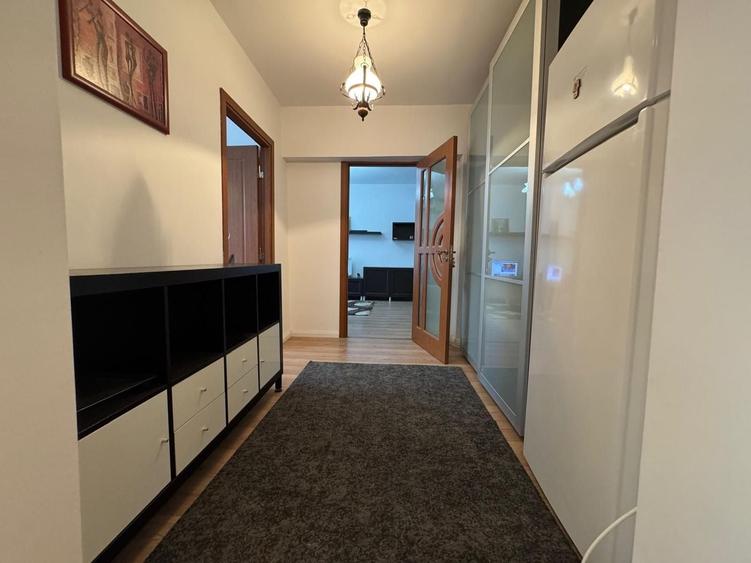 Apartament cu 2 camere decomandat în Titan