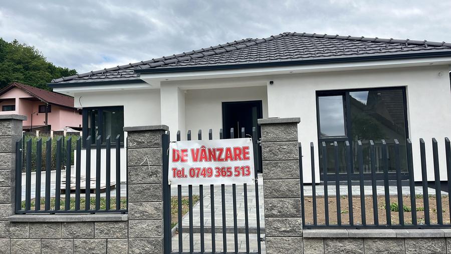 Casă cu 4 camere în Mediaș