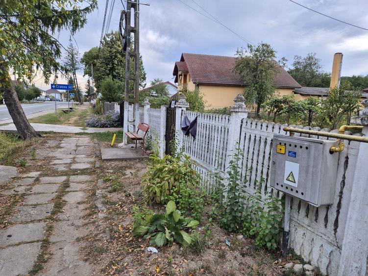 Casă cu 2 camere cu Teren 509 Mp în Hurezani
