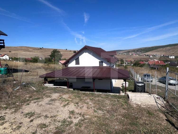 Casă individuală cu 3 camere cu Canalizare în Exterior Est