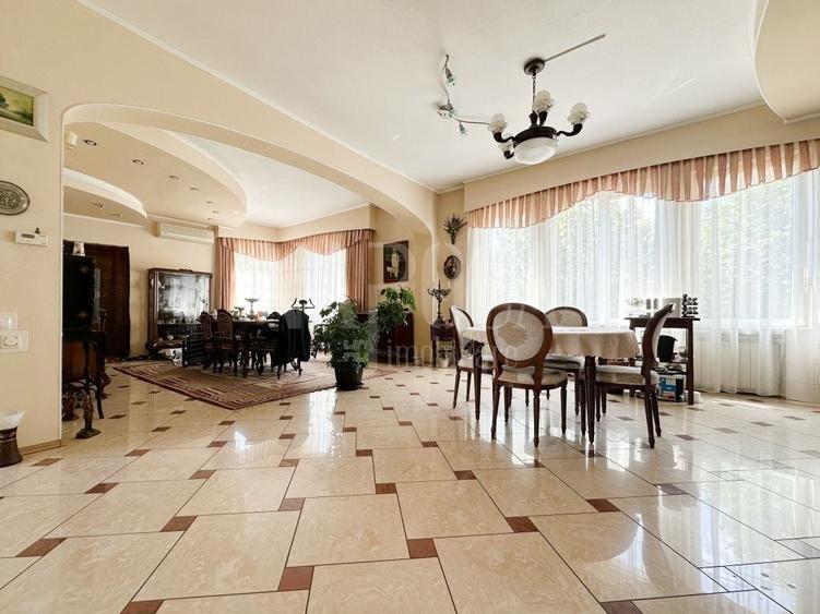 Casă individuală cu 5 camere cu Canalizare în Gheorgheni