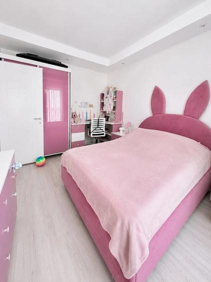 Apartament cu 4 camere decomandat în Pipera