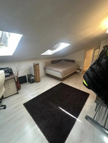 Apartament cu 4 camere decomandat în Plopilor