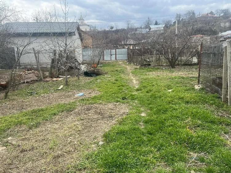 Teren de 300 mp, în Vrancea