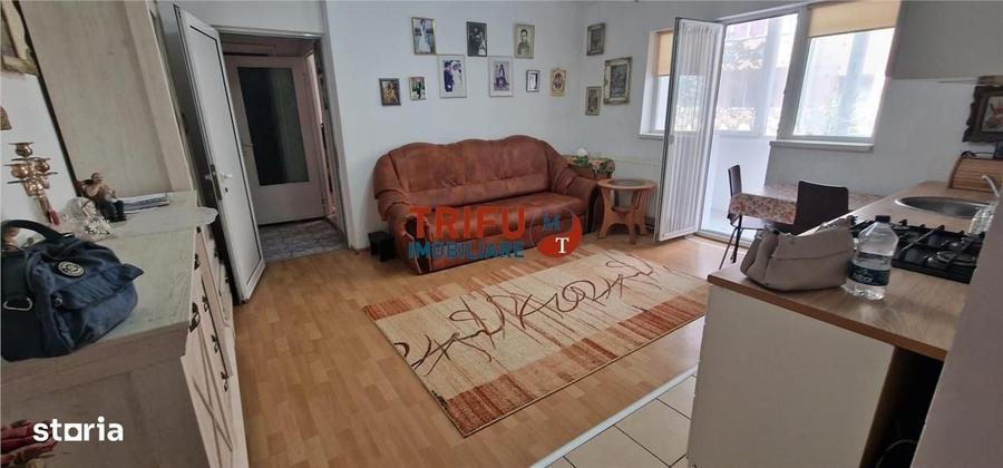 Apartament cu 3 camere semidecomandat în Cetate