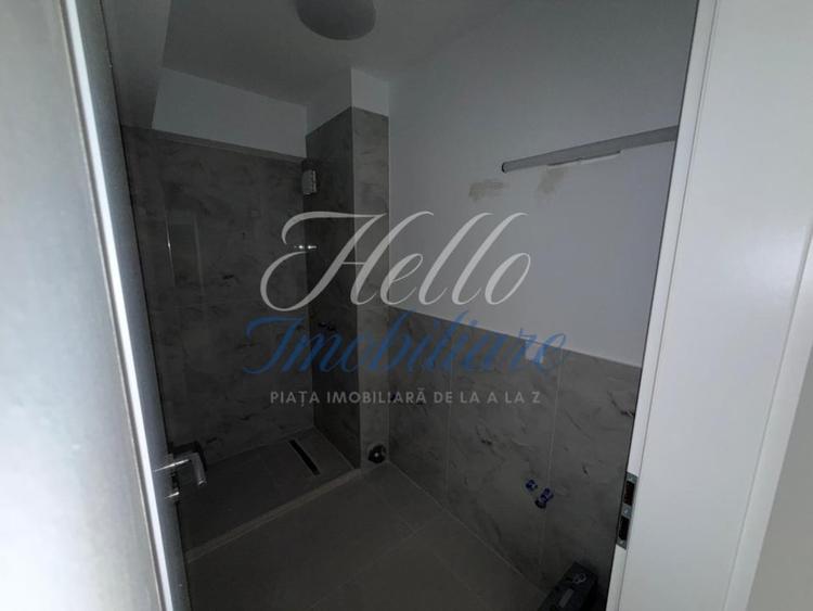Apartament cu 3 camere semidecomandat în Florești