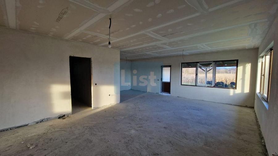 Casă cu 3 camere cu Teren 900 Mp în Cătălina
