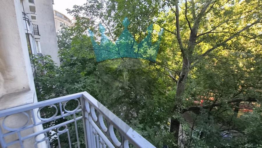 Apartament cu 3 camere decomandat, mobilat în P-ța Unirii
