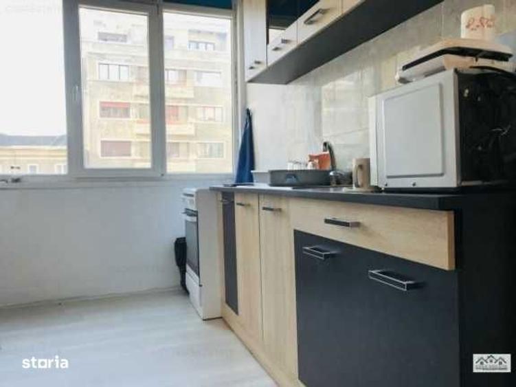 Apartament cu 3 camere în Rosetti