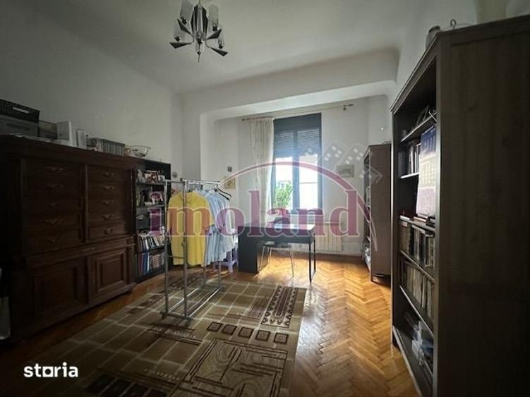 Apartament cu 5 camere în Gara de Nord