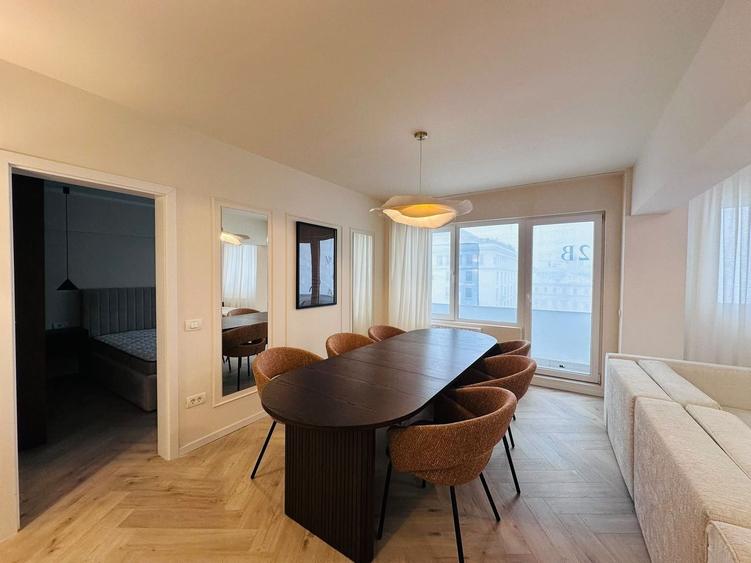 Apartament cu 3 camere decomandat, mobilat în Ultracentral