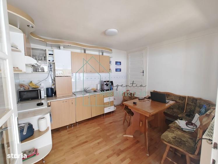 Casă cu 4 camere cu Teren 1201 Mp în Central