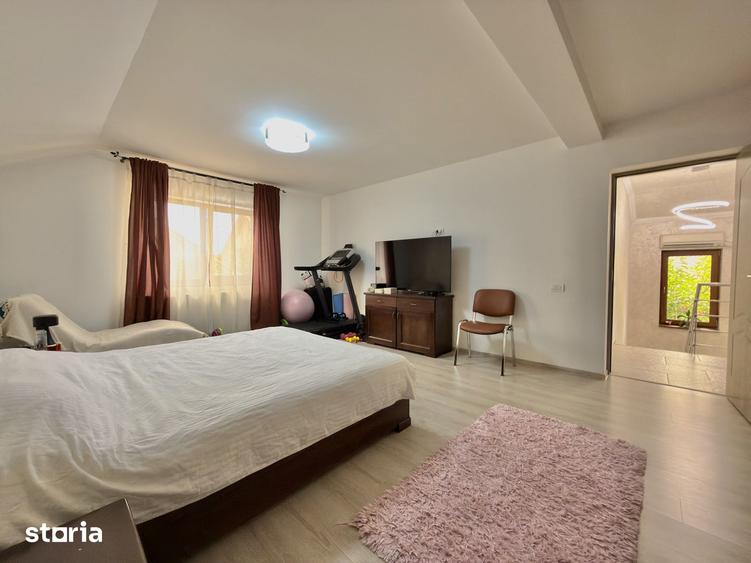 Casă cu 4 camere cu Teren 300 Mp în Lumina