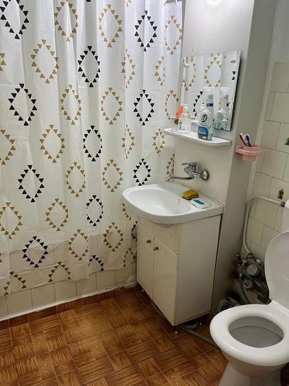 Apartament cu 2 camere decomandat în Rovine